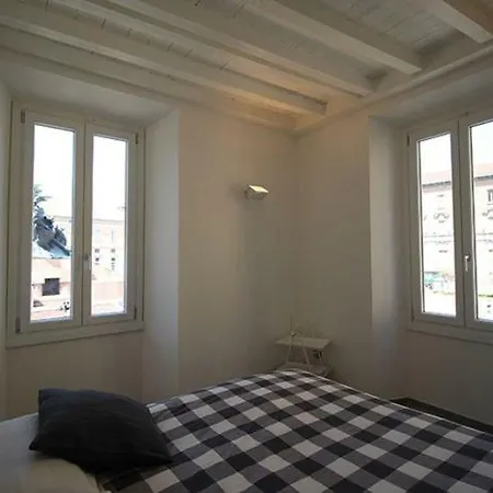 Piazza Trento 11 * Monza