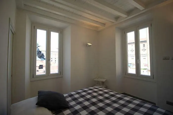 Piazza Trento 11 * Monza